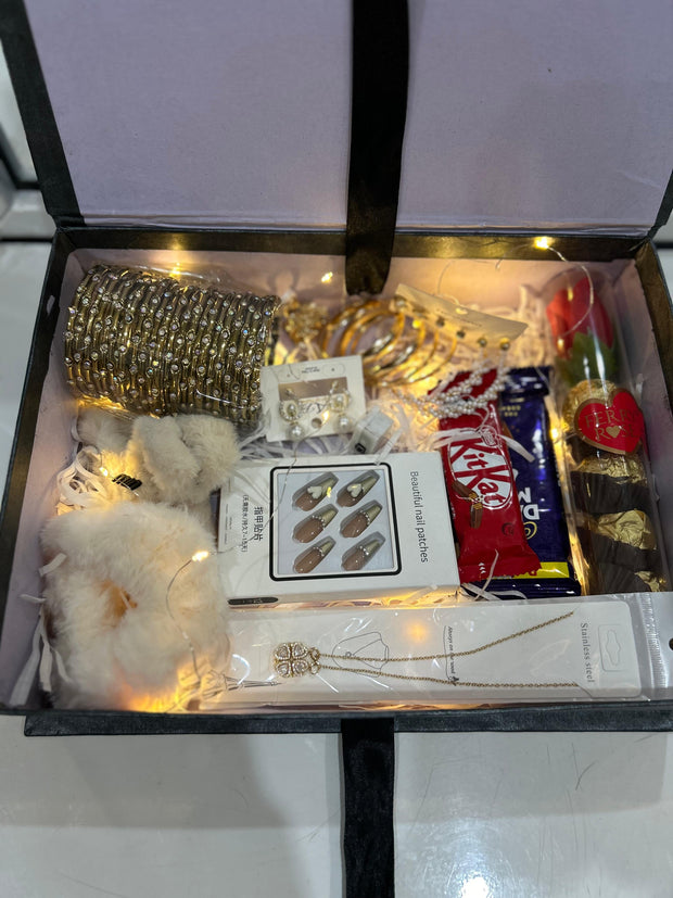 Customizable Eid Gift Box – Jewelry, Chocolates & More