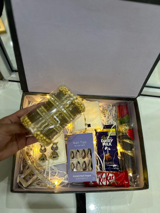 Customizable Eid Gift Box – Jewelry, Chocolates & More